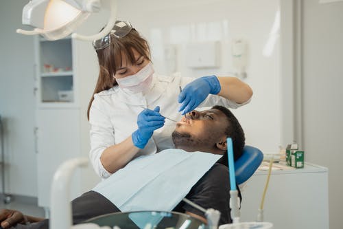 Dental Emergency Care for Travelers: What You Need to Know